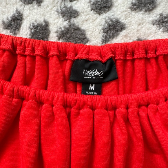 Women’s Mossimo Supply Co Brand Off-the-Shoulder top - red - size medium👚 - Picture 4 of 5